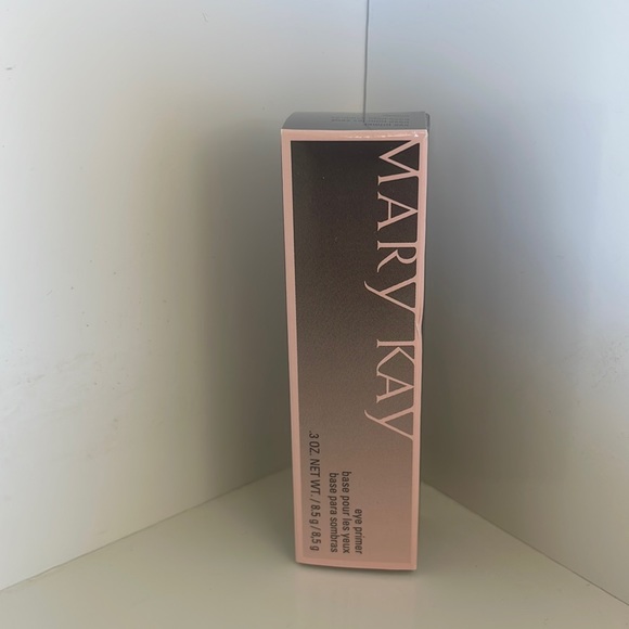 Mary Kay Eye Primer - Picture 1 of 1
